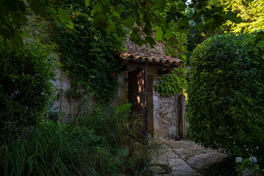 Petite Entrée De Charme Du Moulin