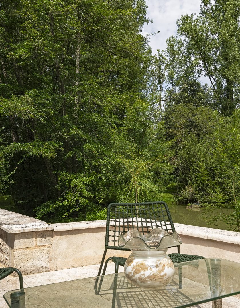 La Terrasse Sur L'étang De La Maison Du Lac